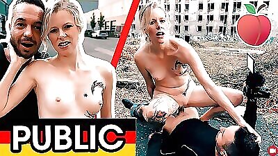 Немецкая девка уселась нахуй в общественном месте